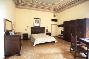 Venice Region Castle With Garden Views, Бассано-дель-Граппа