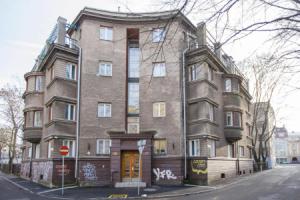 Apartment near old town in historical building, Таллин