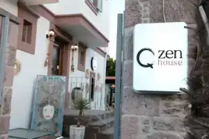 Q-Zen House Cunda, Айвалык