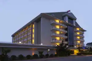 Justiniano Theodora Resort, Окурджалар