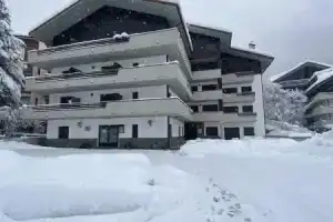 200 M Dagli Impianti Il Rifugio Dello Sciatore, Априка