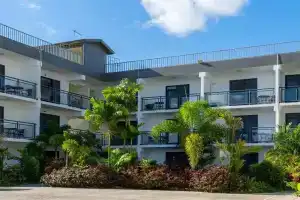 Ocean Breeze Apartments, Нади