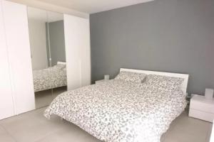 NEWMINlMAL Appartamento Vacanze prima chiamaci, Рандаццо