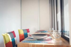 Studio cosy les pieds dans l'eau, climatisé, Parking privé, Vue montagne, Морьяни-Пляж