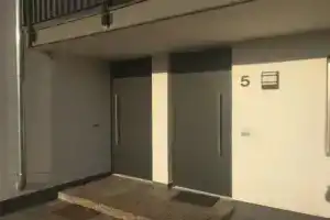 Große Ferienwohnung mit 2 Schlafzimmern, Мильтенберг