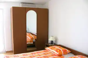 Apartment Rose - 30 m from the beach: A2 Seget Vranjica, Riviera Trogir, Сегет Враница