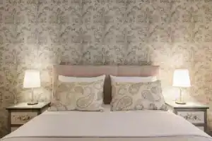 Nicholas Point and Rooms, Афины