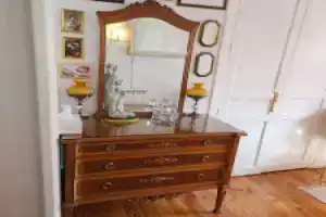 Room in Apartment - Beautiful and Large Room in The City Centre, Вальядолид