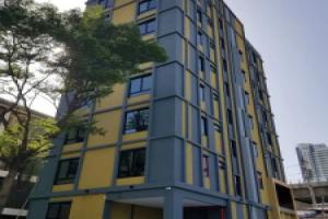 The Riski Hotel At Bangphlat Station Sha, Бангкок