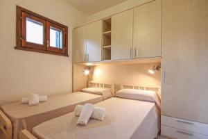 Amazing Apartment in Costa Rei -ca- With 2 Bedrooms and Wifi, Monte Nai