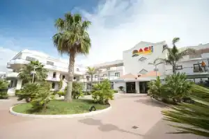 Oasiclub Hotel, Виесте