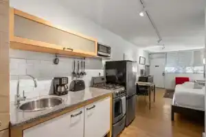 Studios On 25th by BCA Furnished Apartments Studio 18 F, Атланта