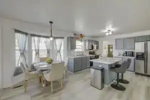 Family-friendly Indianapolis Home w/ Fenced Yard, Индианаполис