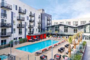 SuitesRUs Apart Hotel near Dodgers Stadium, Лос-Анджелес
