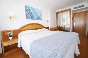 Hotel «Millor Sol», Кала-Миллор