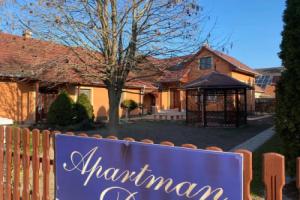 Apartman Dóra, Хайдусобосло