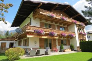 Voluminous Apartment near Ski Slopes in Maria Alm, Мариа-Альм