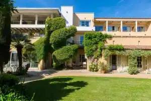 Отель «Hôtel La Caravelle», Кальви