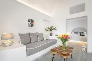 Amoramelia Suites, Имеровигли