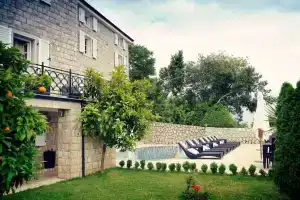 Hotel «Per Astra», Пераст