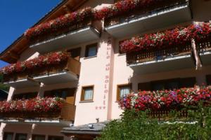 Albergo du Soleil, Конье