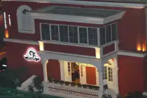 Hotel «Boutique Restaurant Gloria», Тирана