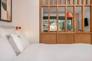 Memphis Suites, Кос