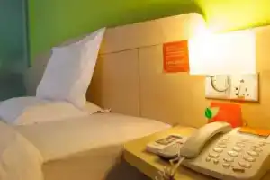 Отель «7Days Inn East Street Dachashi Branch», Сиань
