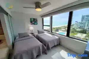 Modern Luxury 4 Bedroom Ocean Views for Bachelorettes - 1103, Майами Бич