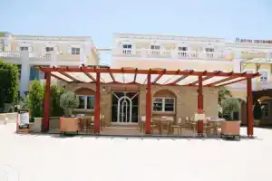 Отель «Crithoni's Paradise», Алинда