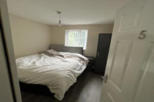 1 Private Bedroom Sharing Bathroom and Kitchen, Бирмингем