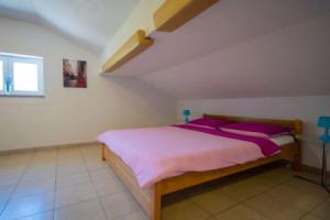 Apartment Sanja Karlobag 25382, Cesarica