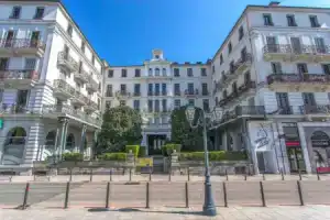EXCEPTIONNEL! Luxueux appartement 150 m2 Terrasse 40m2 plein centre 6personnes, Экс-ле-Бен
