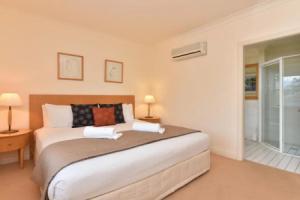 Villa 2br Provence Resort Condo located within Cypress Lakes Resort (nothing is more central), Поколбин