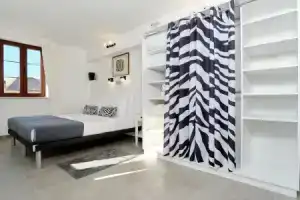 Apart Hotel Zebra, Тиват
