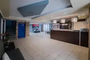 Hotel «Cloud 9», Малия