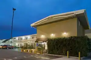 Отель «Super 8 by Wyndham Los Angeles-Culver City Area», Лос-Анджелес