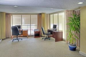 Holiday Inn Hotel & Suites London, an IHG Hotel, Лондон