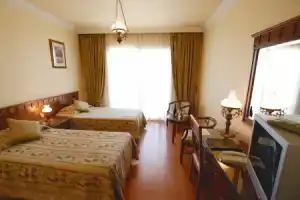 Altinkaya Holiday Resort, Кирения