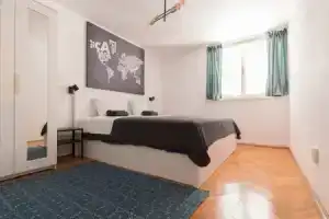 Apartment Lali Trogir - updated 2BR near old town, Трогир
