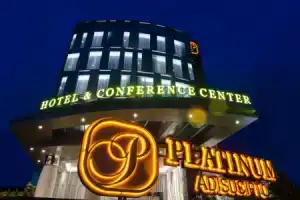 Platinum Adisucipto Hotel & Conference Center, Джокьякарта