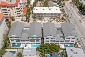 The Gemma Collection - 4 Stunning CWB Pool Homes, Клируотер Бич
