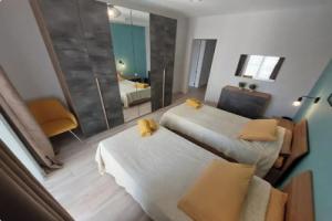 Modern 3BR Apt With Large Balcony, Марсалфорн