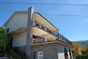 Apartment Aneta, Povile