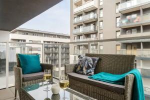 Lumina glamour 3 bedroom apartment, Лодзь