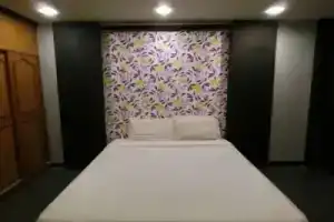 Newyork Suite Hotel, Бангкок