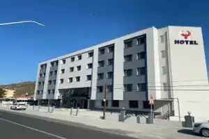 Grand Özalp Ai̇rport Hotel, Ортаджа