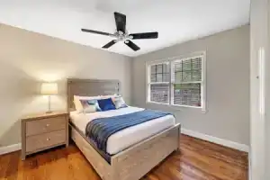 2BR Duplex Near From Uptown Charlotte, Шарлотт