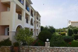 Jenny Hotel, Лаганас