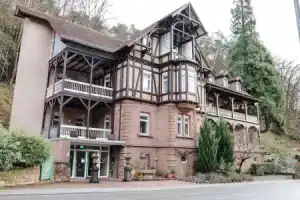Hotel «Luise», Бад-Бергцаберн